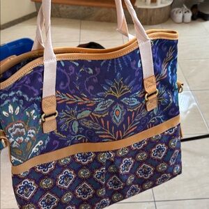 Dena Tote